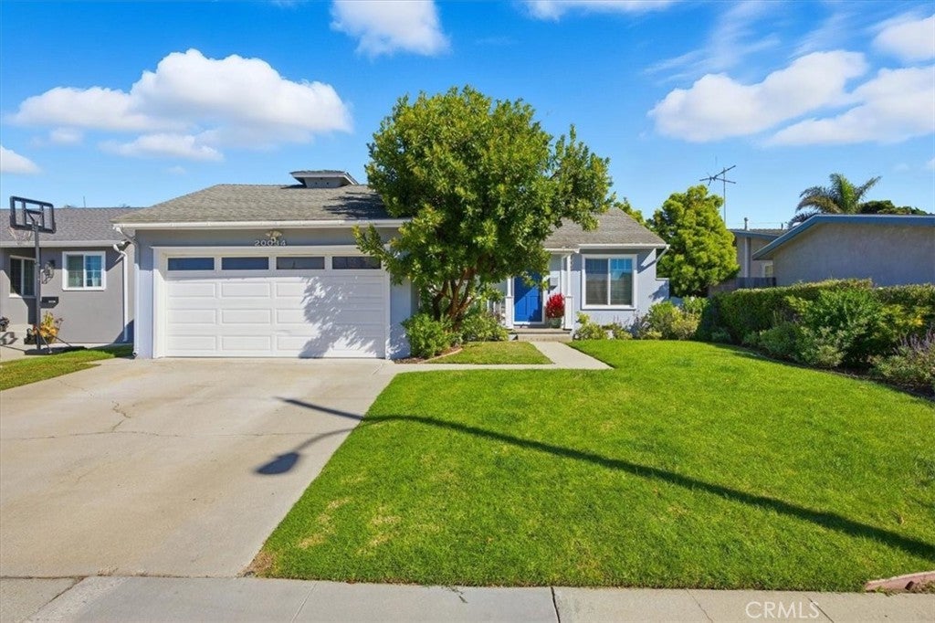 Photo of Listing #SB25245071