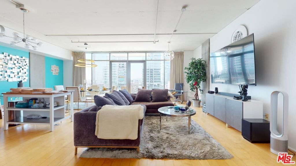 Photo of Listing #25585229