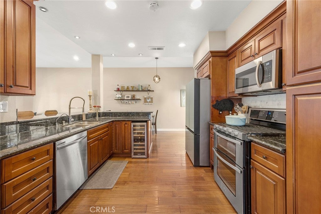 Photo of Listing #PW25244453