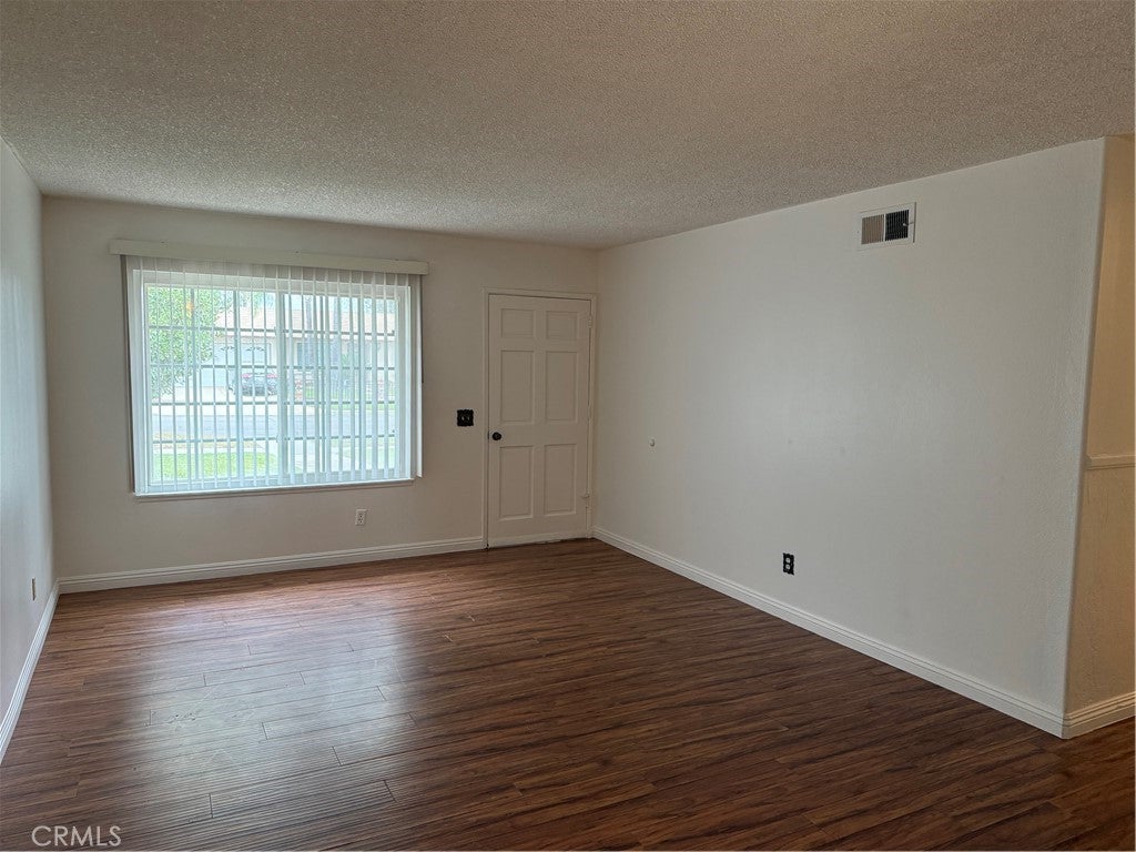 Photo of Listing #NP25243294