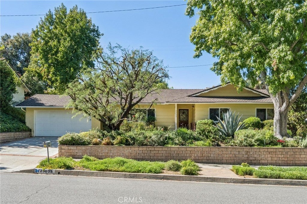 Photo of Listing #SR25244370