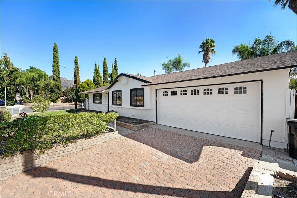 Photo of Listing #SR25245463