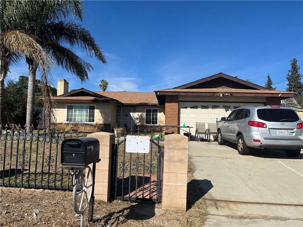 Photo of Listing #IV25245349