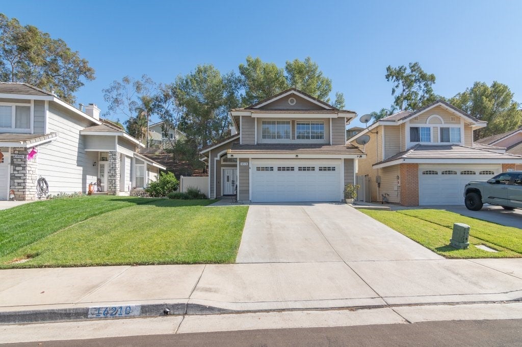 Photo of Listing #IV25244765