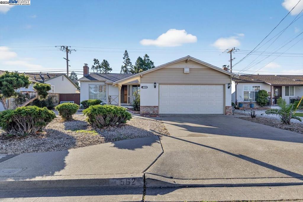 Photo of Listing #41115775