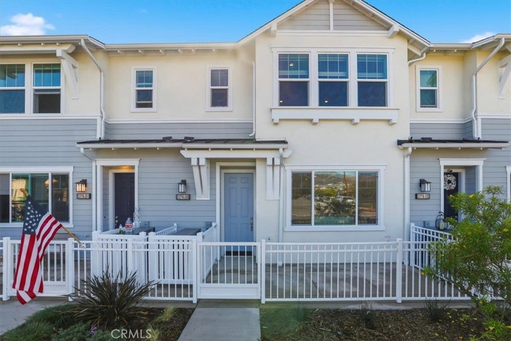 Photo of Listing #IV25247156