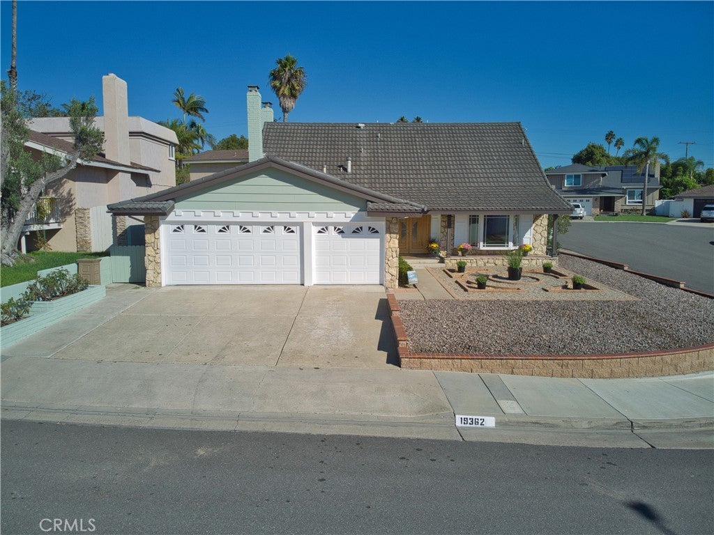 Photo of Listing #OC25247370