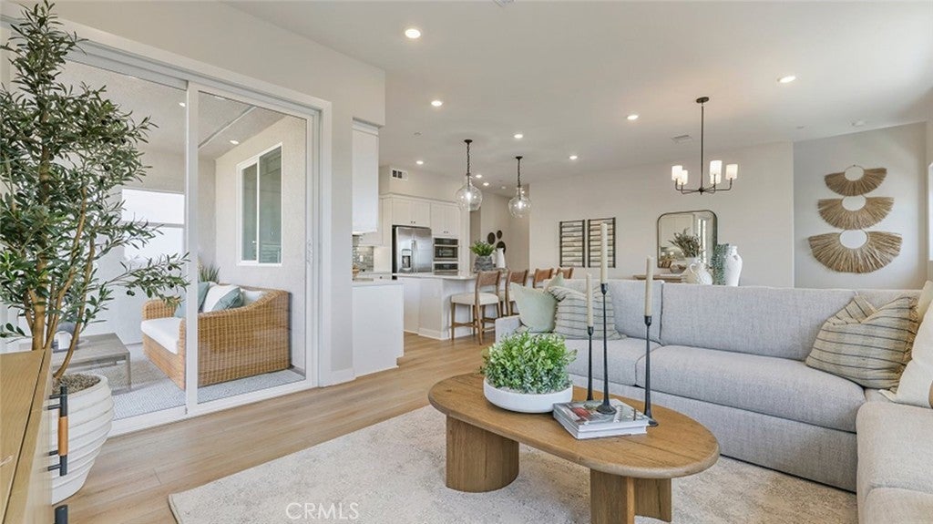 Photo of Listing #OC25247998