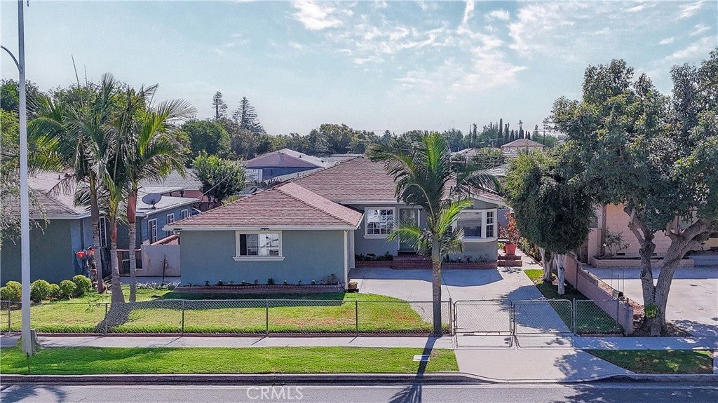 Photo of Listing #DW25247429