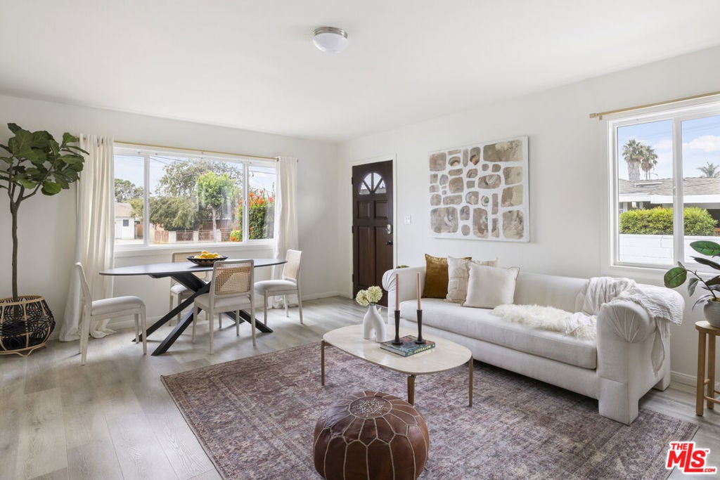 Photo of Listing #25610049