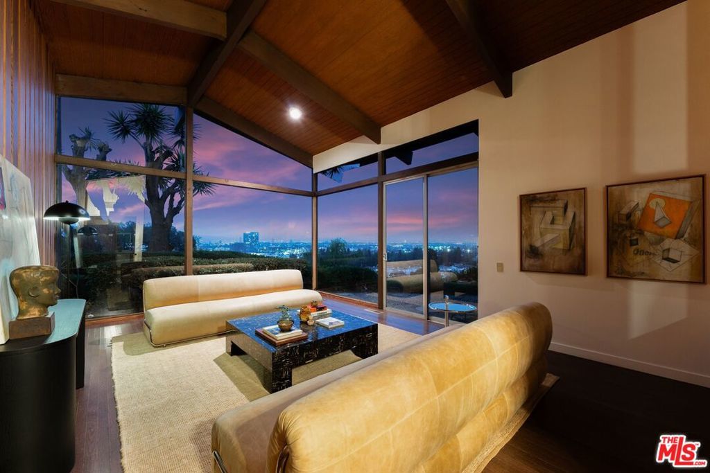 Photo of Listing #25608205