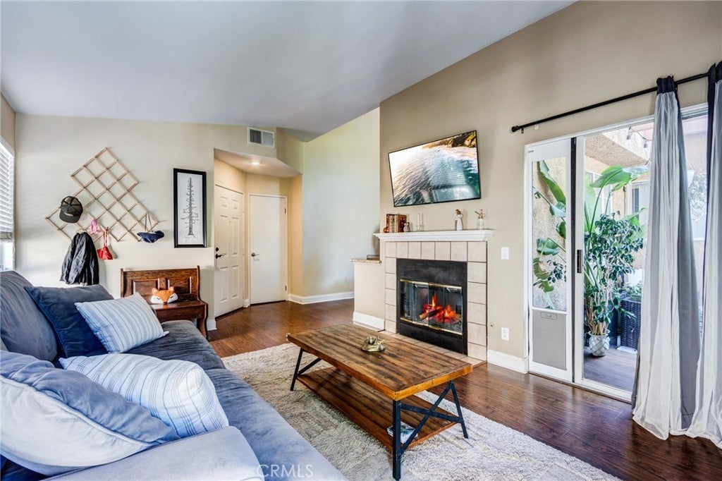 Photo of Listing #PW25249975