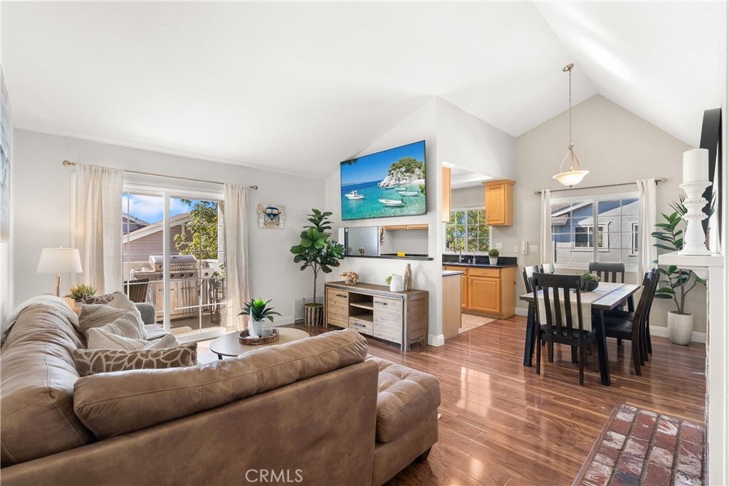 Photo of Listing #OC25249757