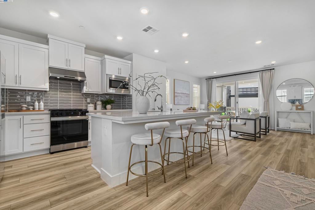 Photo of Listing #41116171