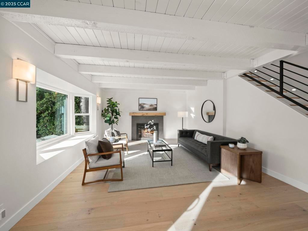 Photo of Listing #41116191