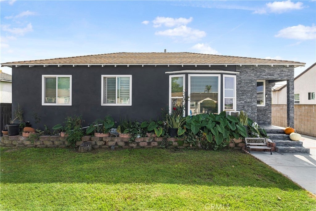 Photo of Listing #SR25250057