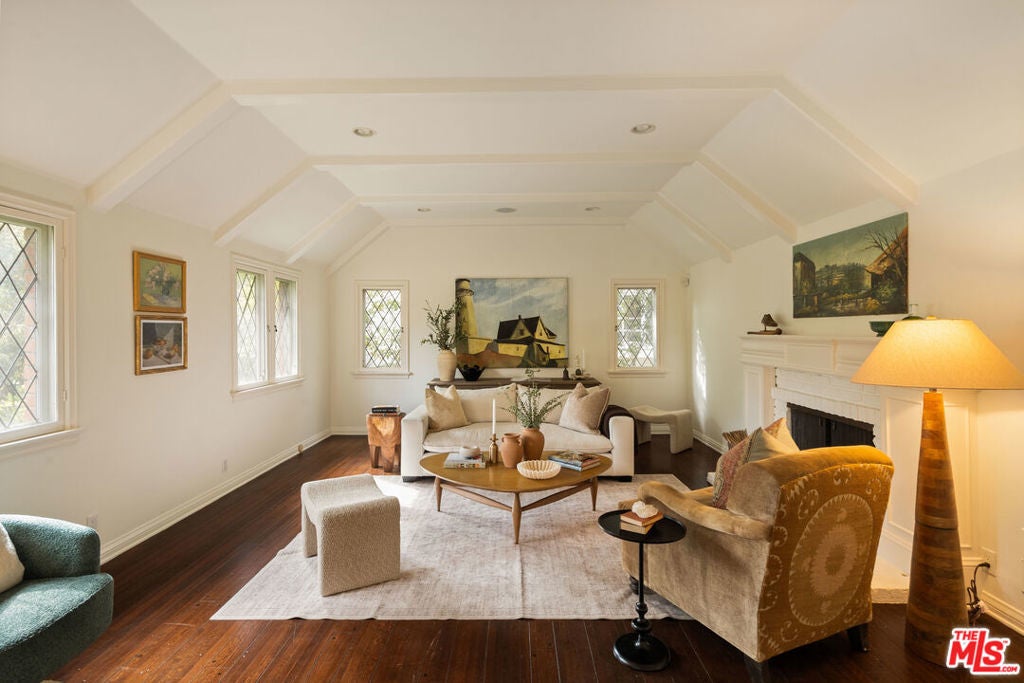 Photo of Listing #25611793