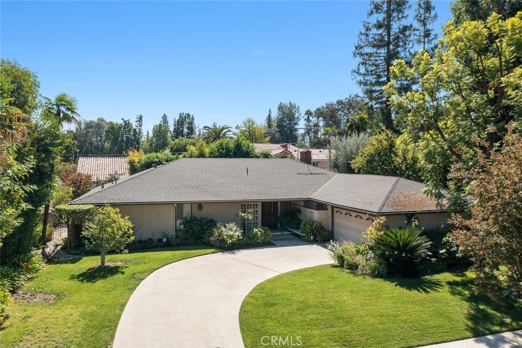 Photo of Listing #SR25238441