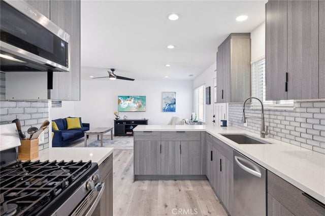 19201 Entradero, Torrance.