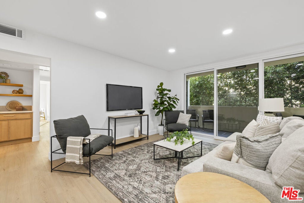 Photo of Listing #25611307