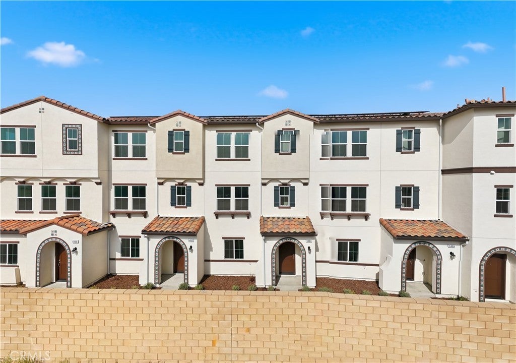 Photo of Listing #IV25251783