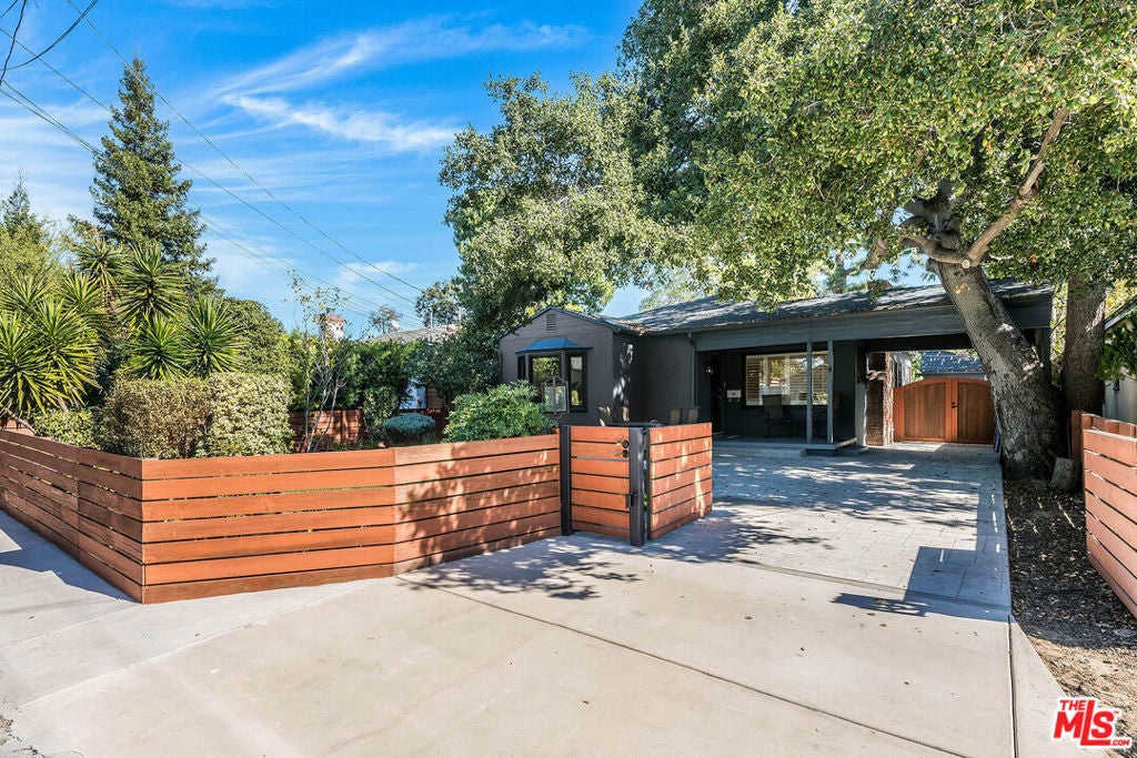 Photo of Listing #25613755