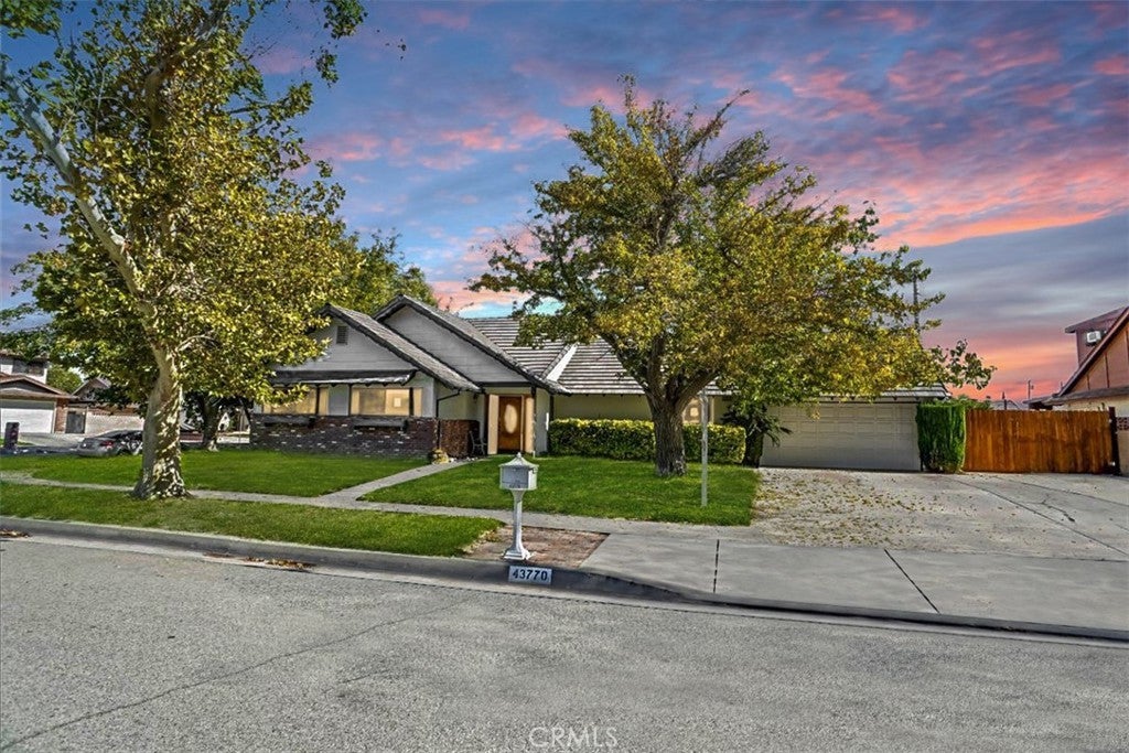 Photo of Listing #SR25252725