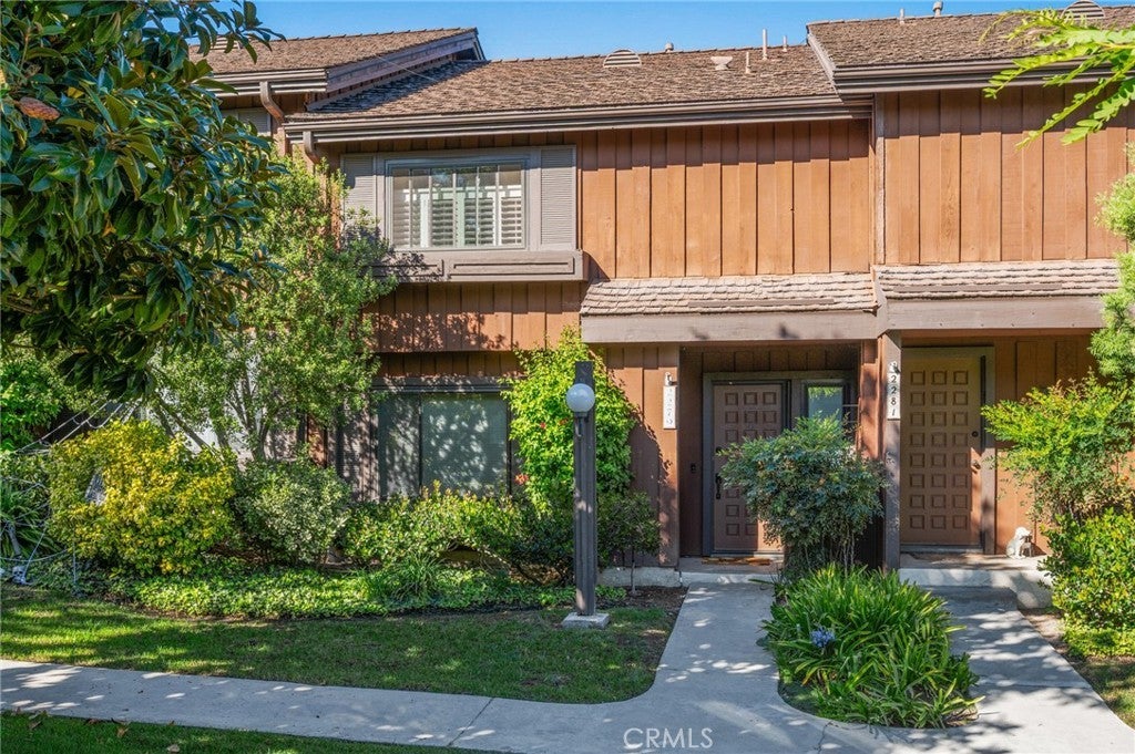 Photo of Listing #PV25246021