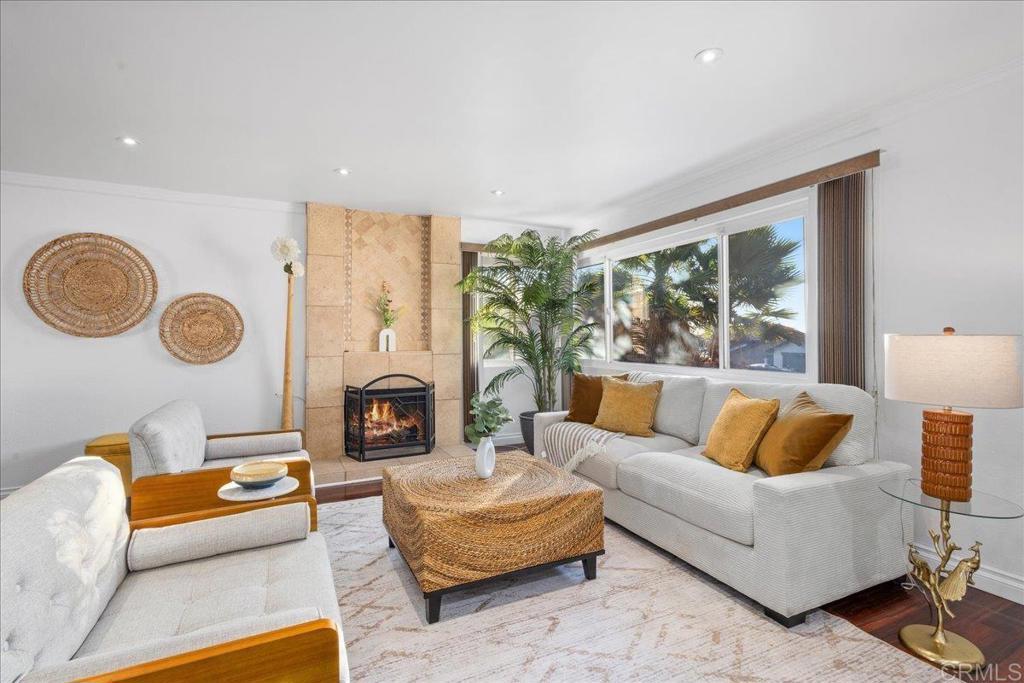 Photo of Listing #PTP2508334