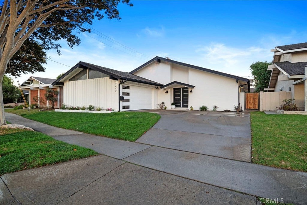 Photo of Listing #OC25251837