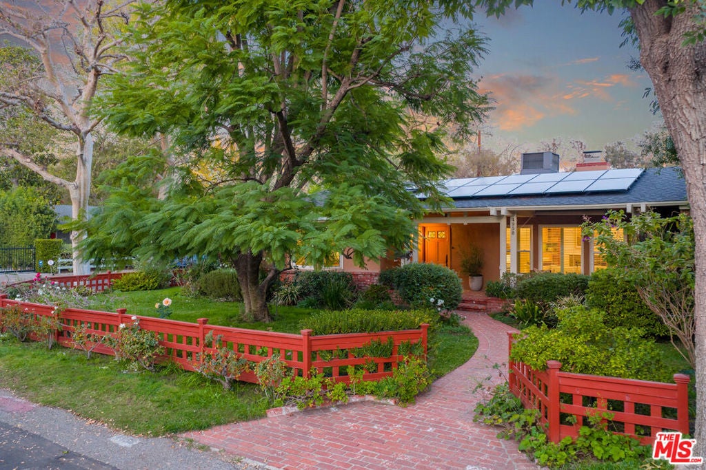 Photo of Listing #25615349