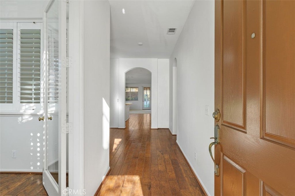 Photo of Listing #SW25254736