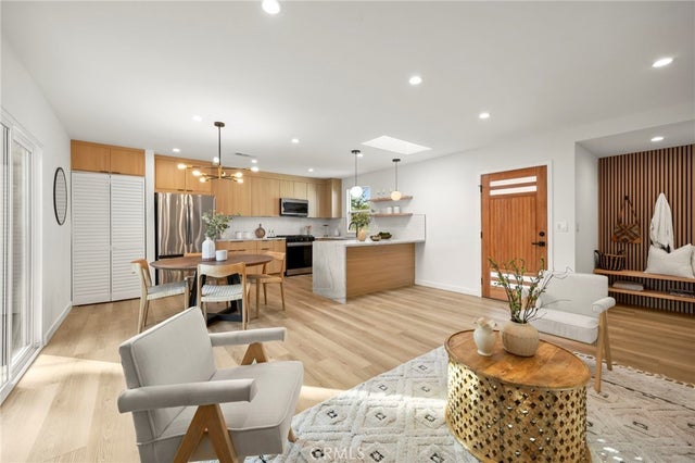 5250 W 137th St, Hawthorne.