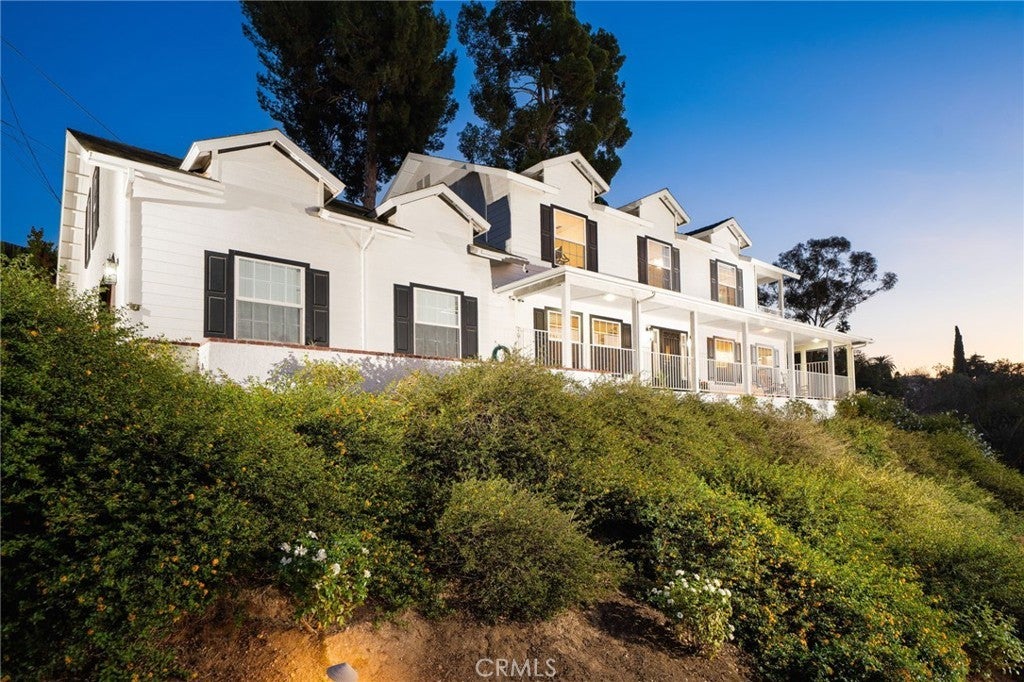 Photo of Listing #IV25253946