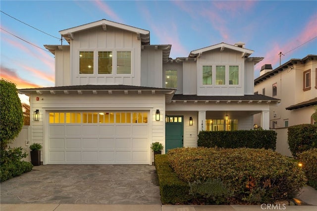 1431 10th Street, Manhattan Beach.