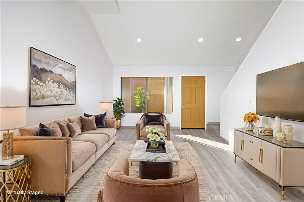 Photo of Listing #SR25255462