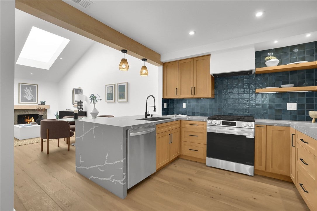 Photo of Listing #OC25255439