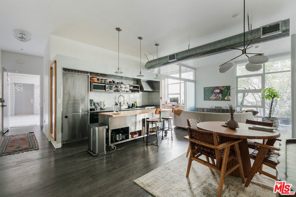 Photo of Listing #25615153