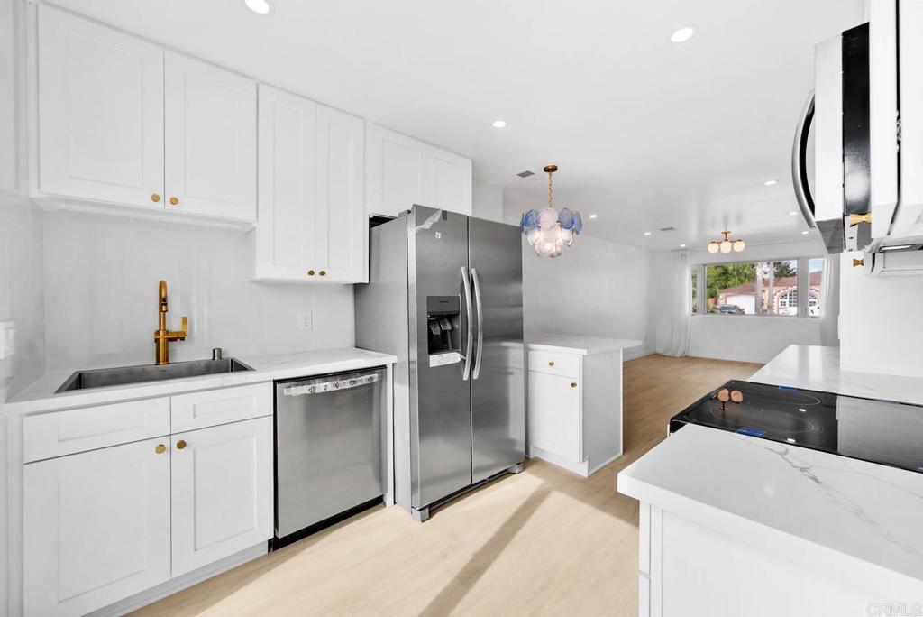 Photo of Listing #PTP2508409