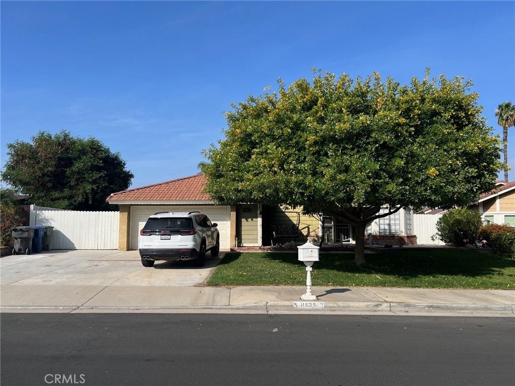 Photo of Listing #IV25256302