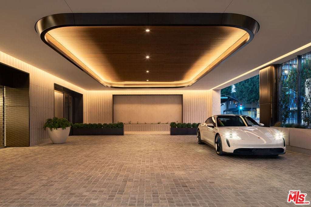 Photo of Listing #25602541