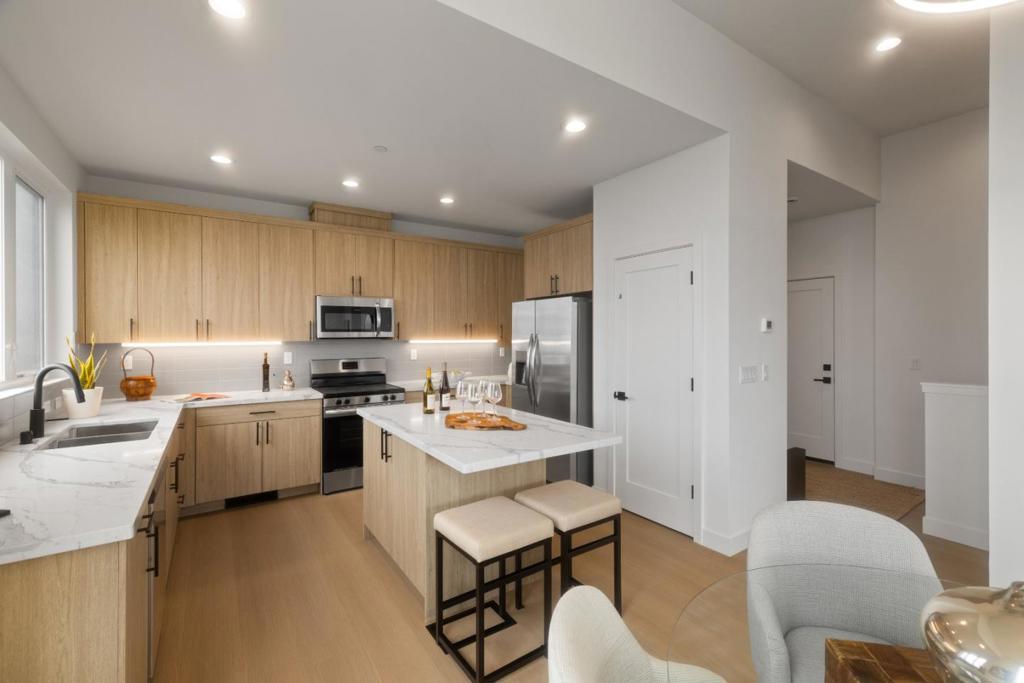 Photo of Listing #ML82027055