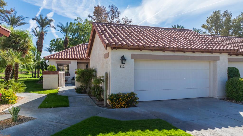 112 Sarona Circle, Palm Desert