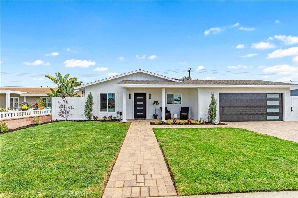 Photo of Listing #OC25256555