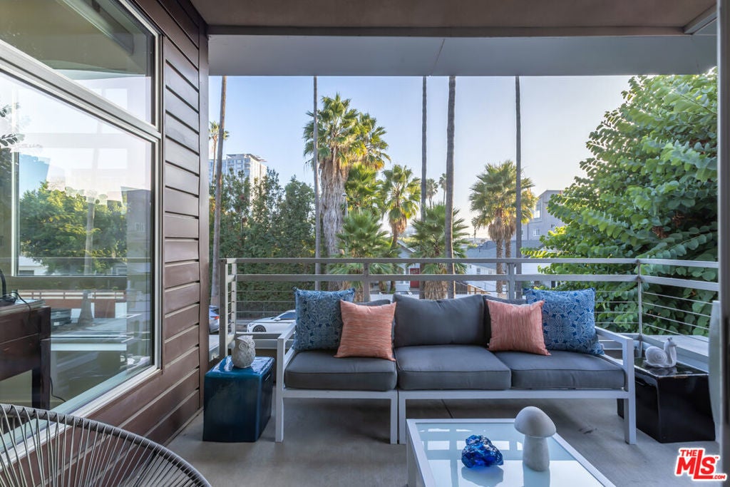 Photo of Listing #25616347