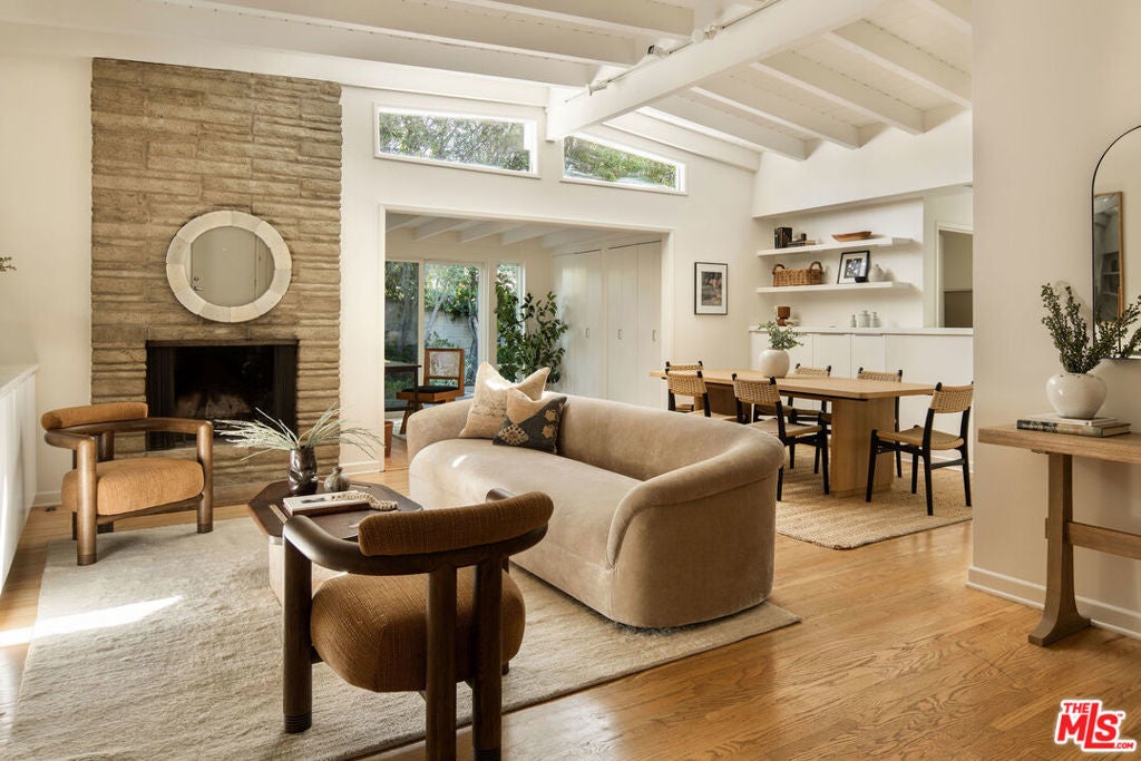 Photo of Listing #25618123