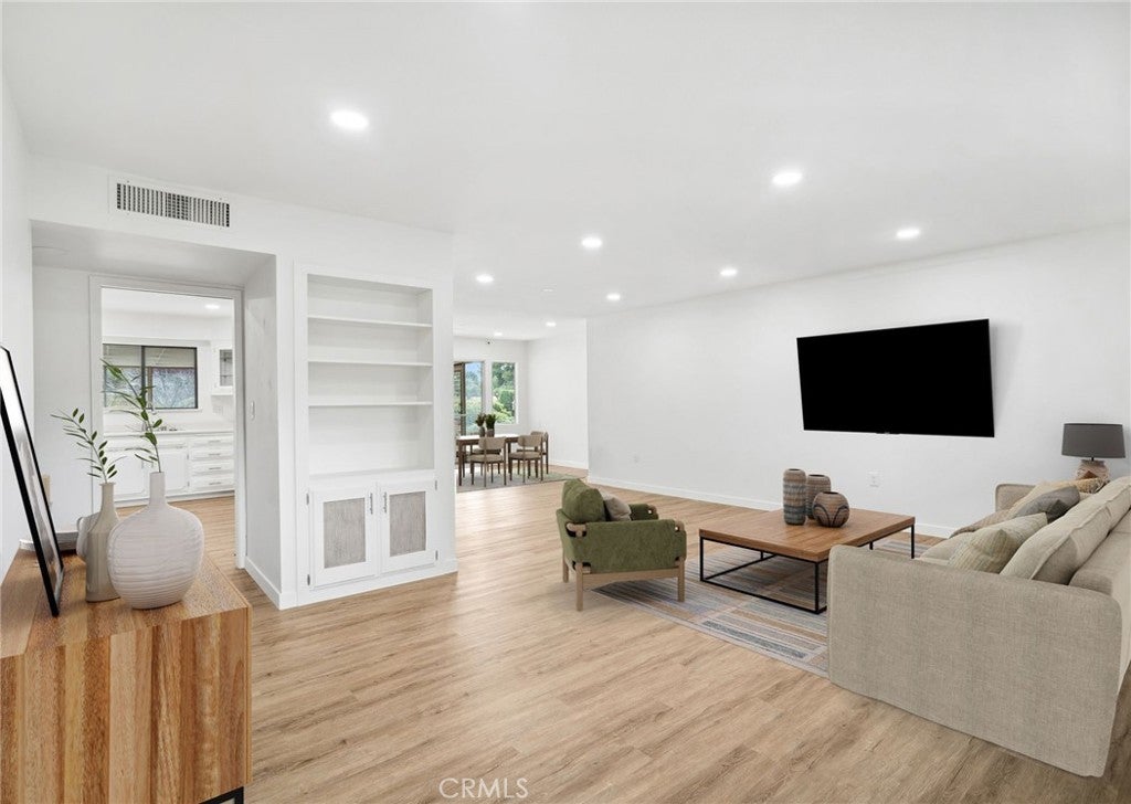 Photo of Listing #SW25258585