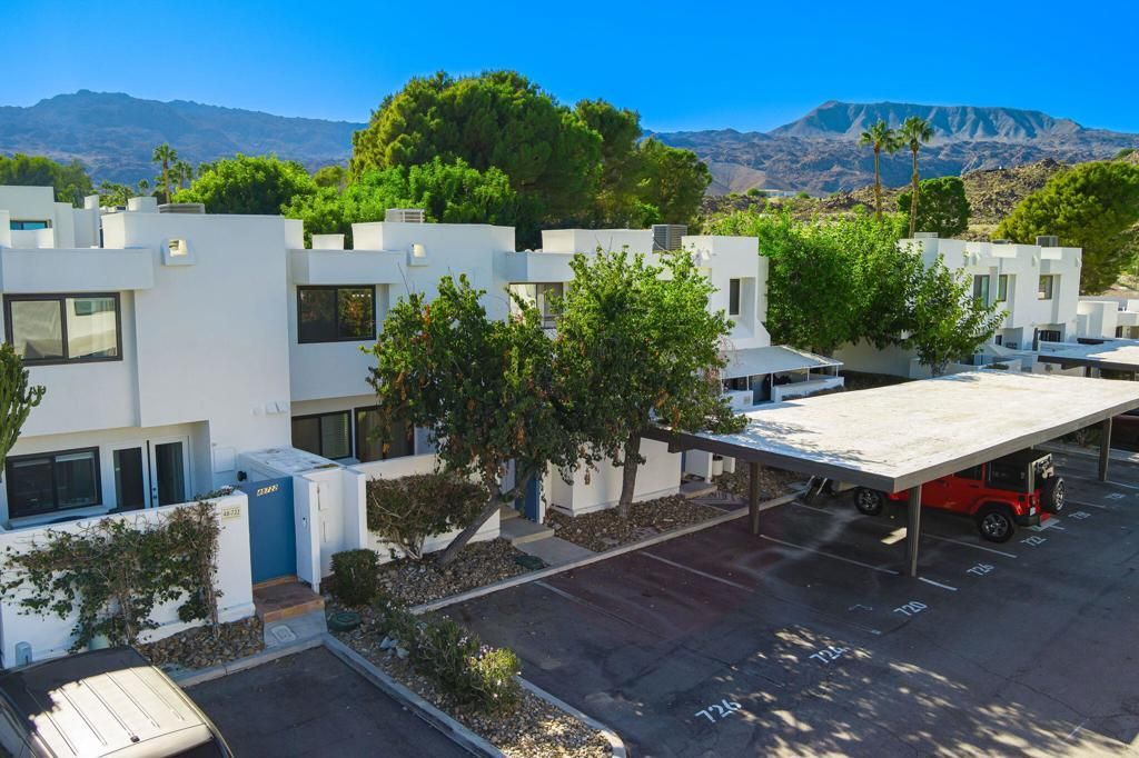 48724 Desert Flower Drive, Palm Desert