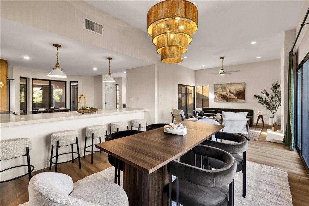 32 Acapulco, Palm Desert