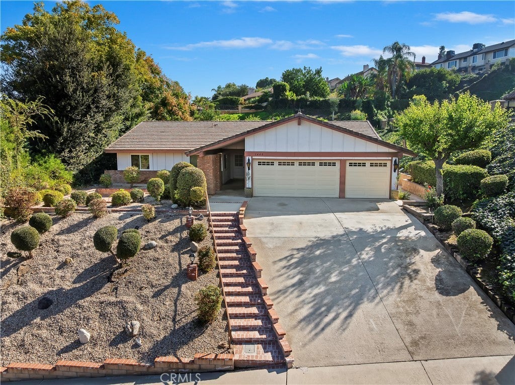 Photo of Listing #IV25241530